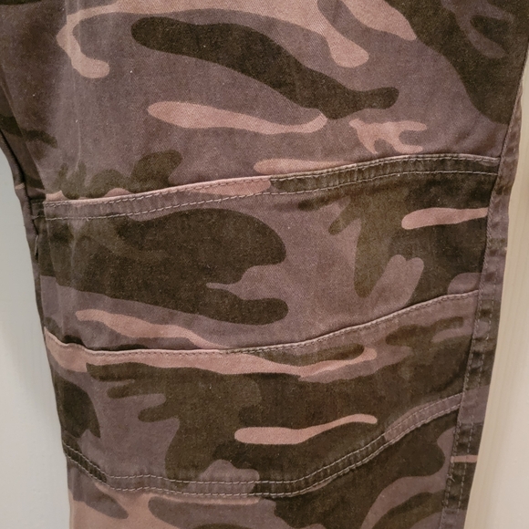 Across The Pond Signature Line Green Camo Mens Drawstring Jogger Pants - Size 2X - Picture 3 of 11
